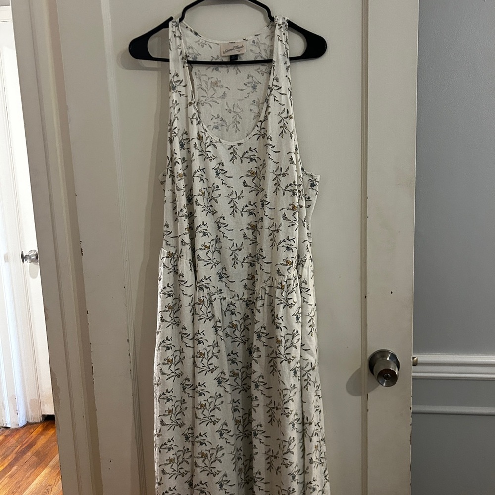 Universal Thread White Floral Dress
